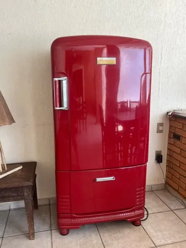 Geladeira Crosley Shelvador Vermelha Vintage