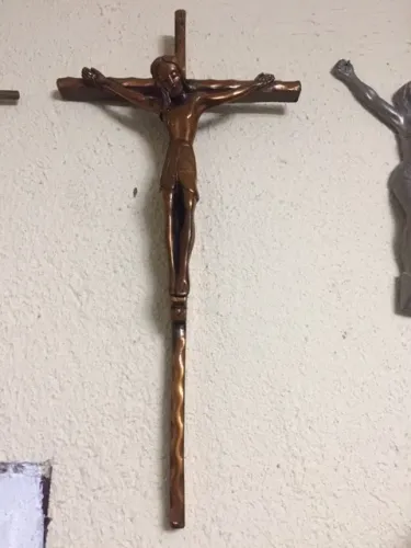 crucifixo antigos de parede diversos tamanhos e materiais