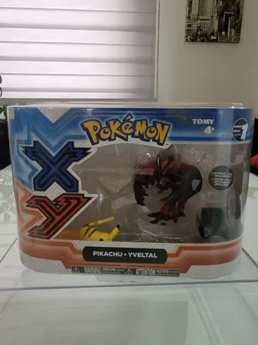 Pokémon Yveltal e Pikachu - original tomy