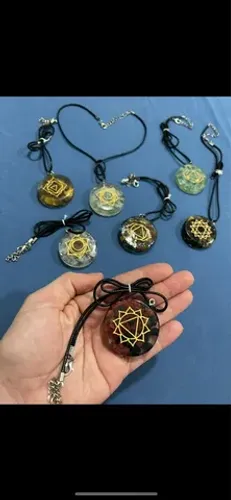 PROMOÇÃO Colar de resina com pedras
