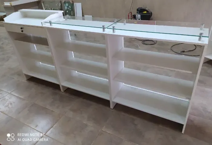 BALCÃO CAIXA VITRINE + 02 VITRINES COM TAMPO DE VIDRO