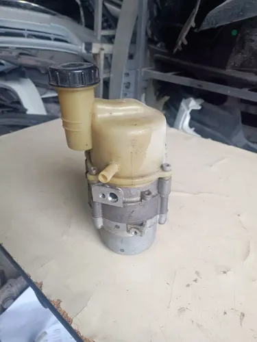 Bomba direção Sandero Logan