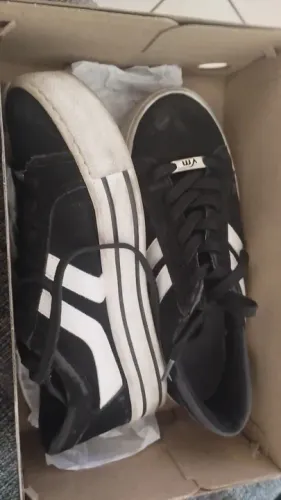 Tênis preto R$38,90