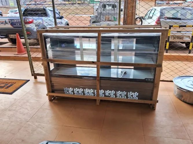 Vitrine Neutra Polar 1.75mt