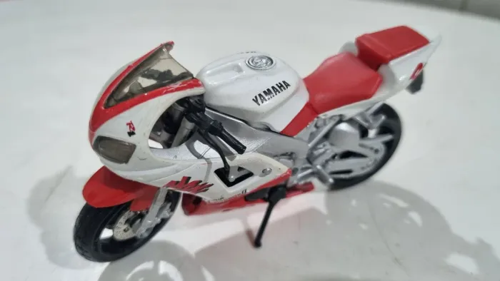 Moto Yamaha R1 Miniatura para sua coleção!!!