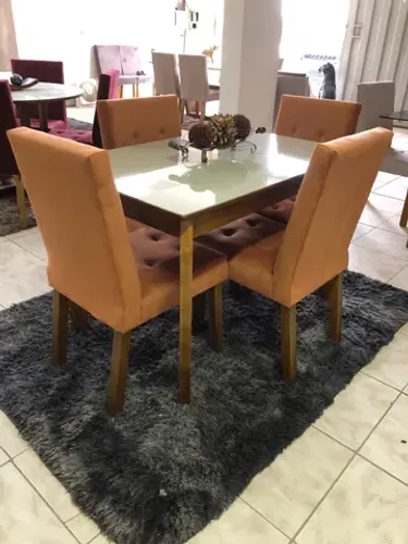 Mesa 4 cadeiras em madeira maciça