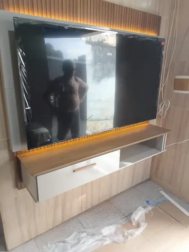 Painel de tv até 75 polegadas disponível 