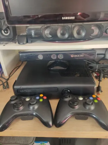 Xbox 360 Slim (Travado) 2 Controles