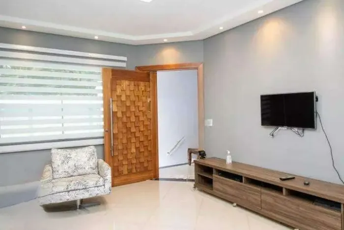 SOBRADO Á VENDA 3 SUÍTES, BAIRRO INDEPENDENCIA-SBC