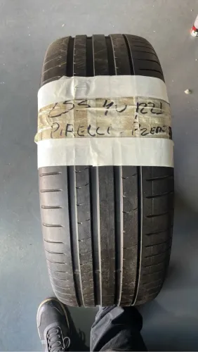 Pneu Pirelli P Zero 255/40 R21 meia vida