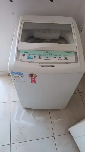 Vendo máquina de lavar Brastemp 9kg voltagem bacia de inox entrego instalada com garantia 