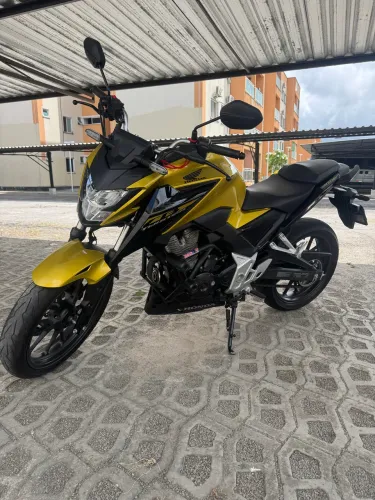 Honda CB twister 300 ABS 2024 com 1.200 km