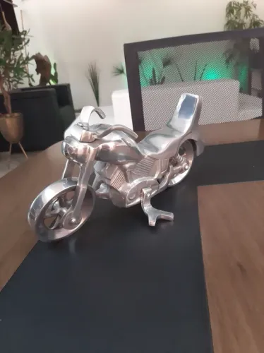 Moto Decorativa em Alumínio