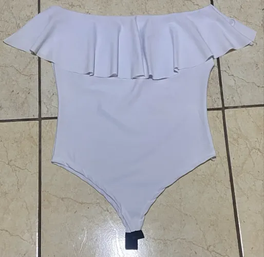 Body branco tomara que caia TAM G por R$ 29,99