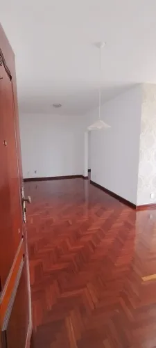 aluga-se excelente apto na Av. José Malcher, Ed Saint Leon, próx ao Supermercado +Barato