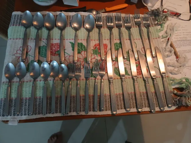 Jogo de talheres com 30 peças, sem caixa mas novo