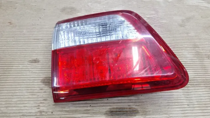 Lanterna Tampa Traseira Esquerda Hilux Sw4 