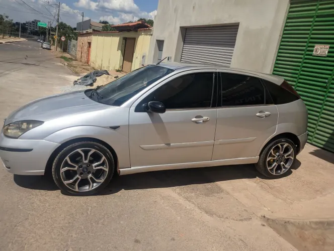Ford Focus 1.6 S/se/se Plus Flex 8v/16v 5P 2004