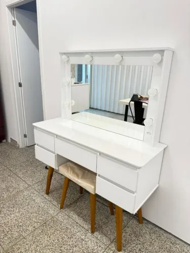 Penteadeira Camarim com Espelho e 5 Gavetas