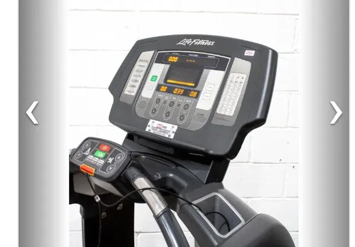 Console  de esteira life fitness 95T completo 