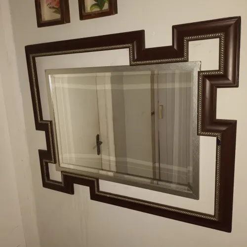 Espelho Decorativo com Moldura Moderna