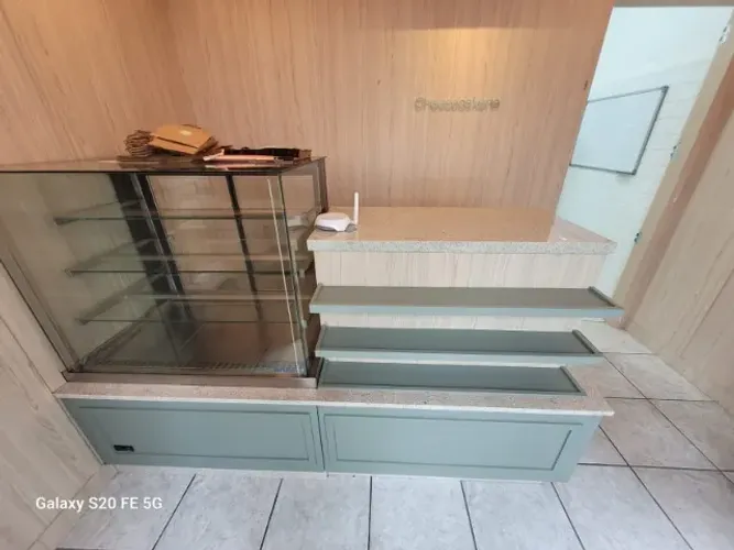 Vitrine refrigerada 1m com balcão caixa bomboniere Usado - Alecs