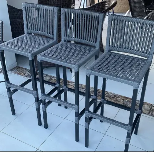 Banqueta alto padrão em corda náutica (unidade)