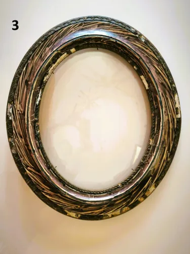 Moldura com vidro do início do século XX