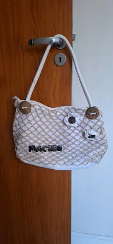 Bolsa de ombro com Detalhes Escrito Maceio