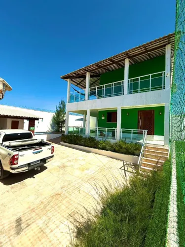 Casa com cinco quartos sendo três suítes - Uruaú- 600m²