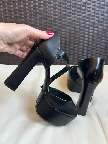 Sandália meia pata preto