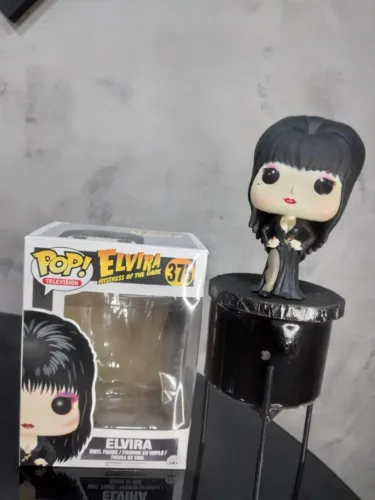 Funko Elvira 375