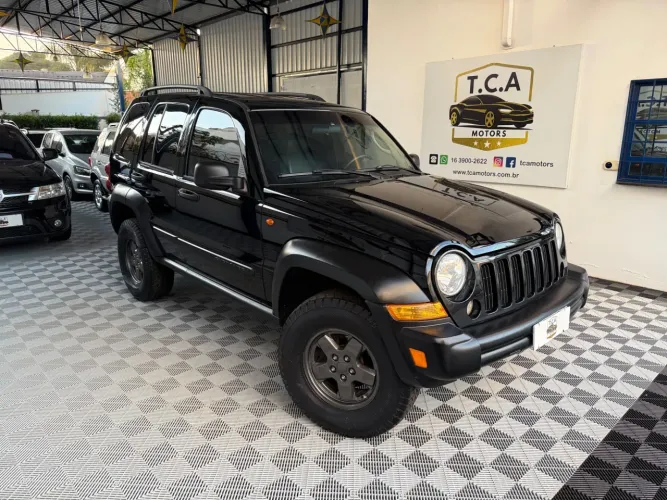 JEEP CHEROKEE 3.7 SPORT 4X4 V6 12V GASOLINA 4P AUTOMÁTICO PRETO 2006