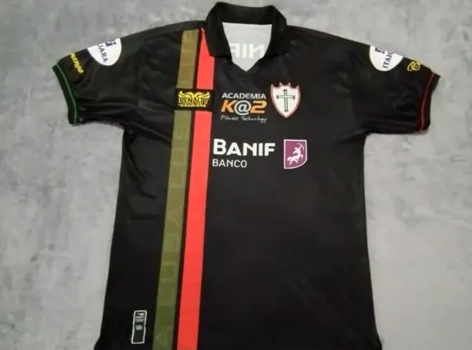 Camisa Oficial Portuguesa (SP) Penalty Cavalera 2009, #10, tamanho G (57x80cm).