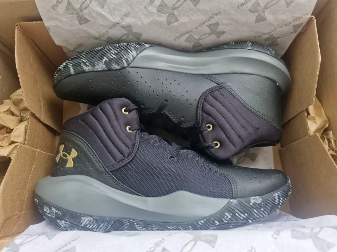R$ 350 | Novo Tênis under armour basquete | Jet 21 | Tam 46 |Na Caixa | 46 uabasketolxrmgm