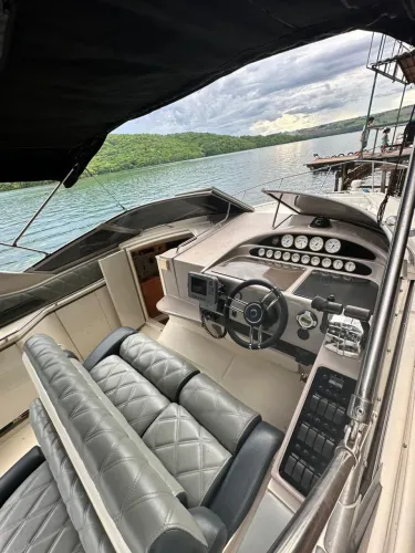 Lancha Regal 36 Pés 