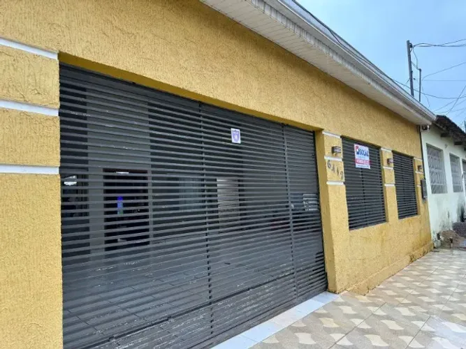 Casa com 3 quartos e piscina no Aponiã