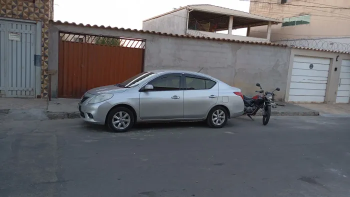 Nissan Versa SL 1.6 16V Flex Fuel 4P Mec. 2014