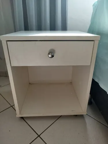 Mesa de cabeceira 