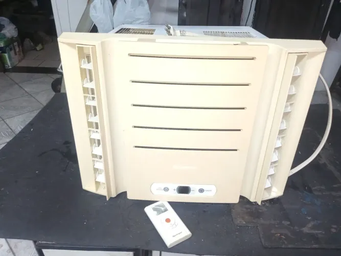 AR 127 VOLTS CONDICIONADO  JANELA - CONTROLE REMOTO - SPRINGER  MIDEA 