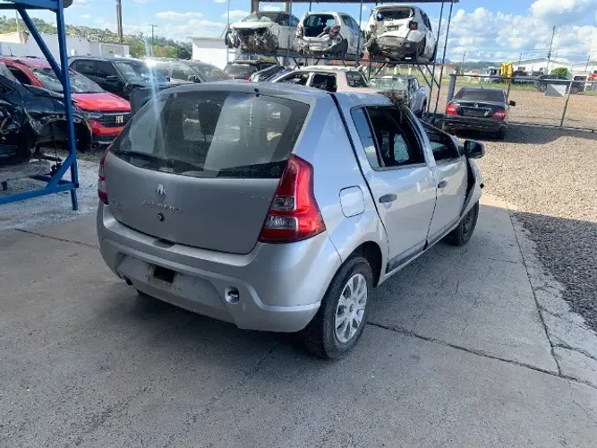 Sucata disponível em peças Renault Sandero Ano 2011 2012 77cv