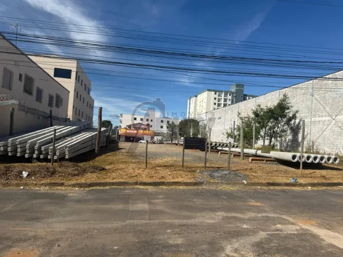 Vende-se Lote de 600m2 no Bairro Todos os Santos