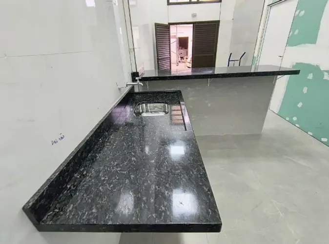COZINHA PLANEJADA - GRANITO VERDE UBATUBA