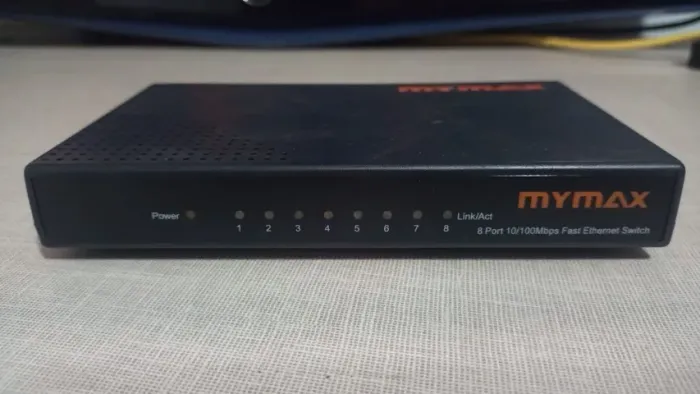 Switch 8 Portas 10/100mbps Preto - Mymax