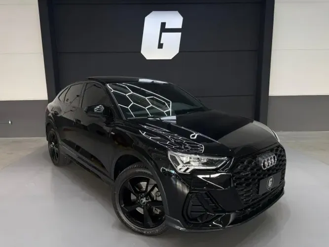 Audi Q3 SPB Perf. Black 2.0 TFSI Tipt. Quat. 2022