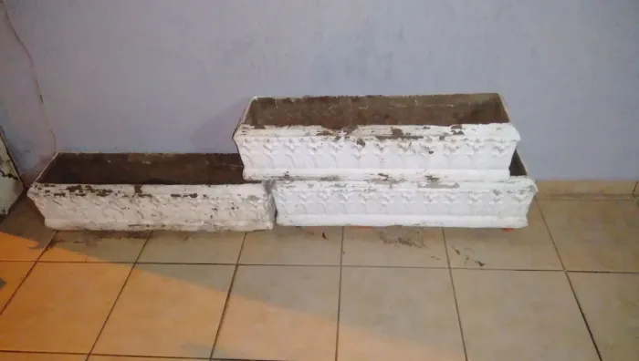 Vende-se vaso de planta três unidades 