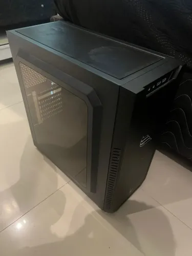 Gabinete gamer Sharkoon mid tower + 2 fans (usado)