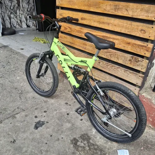 Bicicleta aro 20 bem conservada
