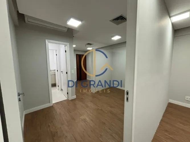 Oportunidade: Sala Comercial em Condomínio no Centro de Campinas-SP, 2 Salas, 1 Banheiro, 