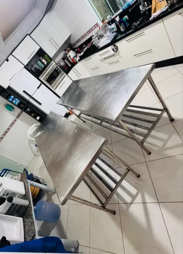 Mesas em Inox para Cozinha Industrial - URGENTE!